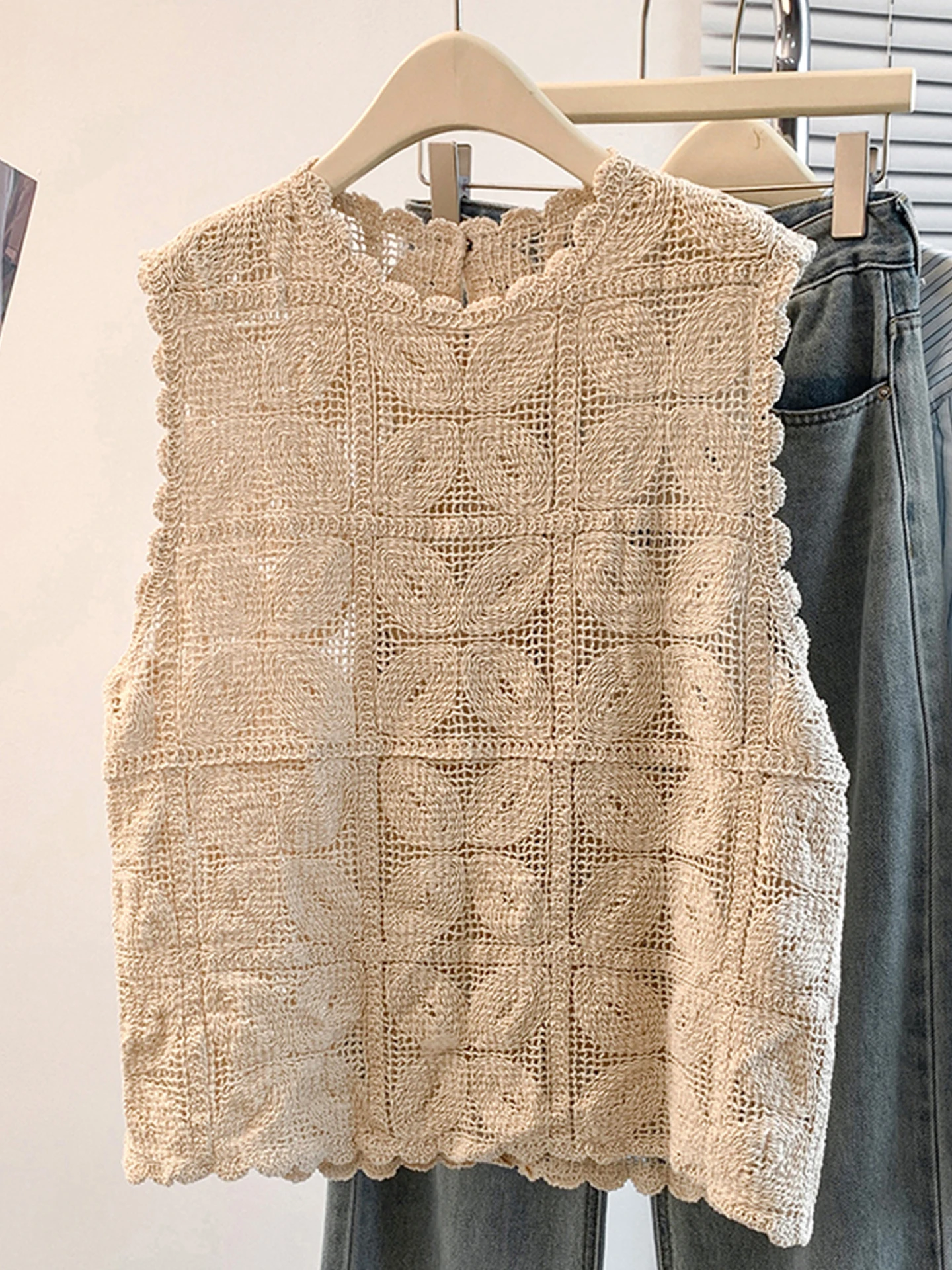 

n Hollow out Svel Vest Women's Spring Summer Large Size Fat MM Design Sense Layering Outerwear Tank Top