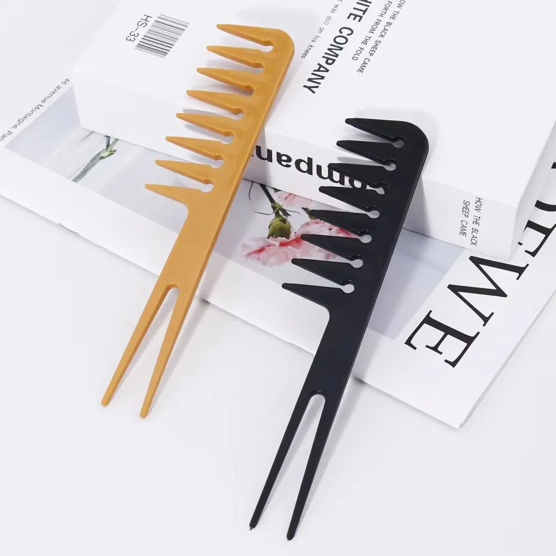 

1pc professional wide toothed hair comb, comfortable grip ABS plastic handle, hair design tool,Special for real hair wigs