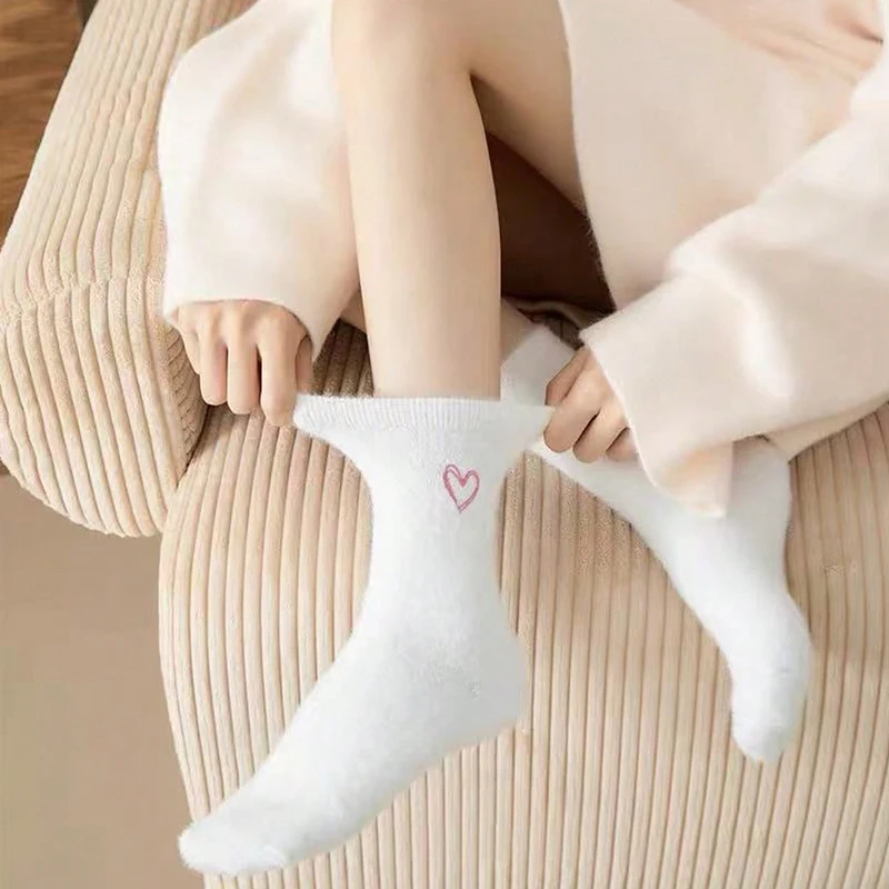 1/3/5/10 Pairs Random Women's Autumn Winter Cute Sweet Style Heart Bow Pattern Thick Fleece Warm Mid‑Calf Socks
