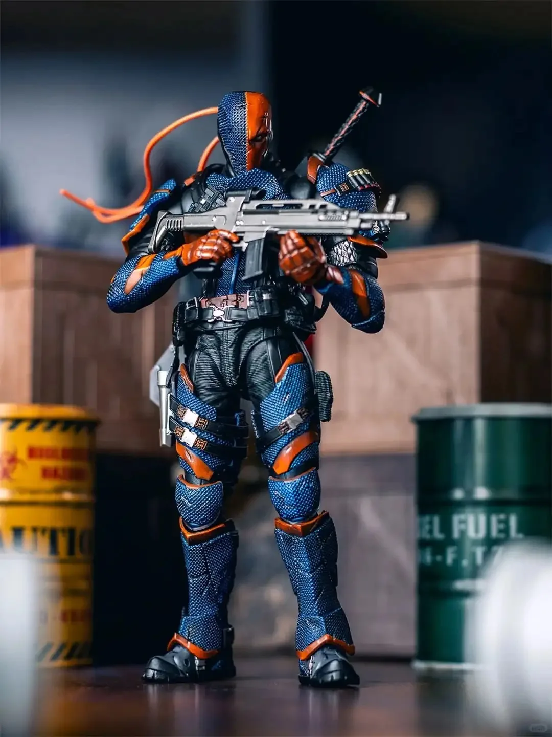

Lpzz Rouno Cueure Dc002 1/12 Deathstroke Arkham Knight Finished Module Movable Batman Model Action Anime Figure Toys