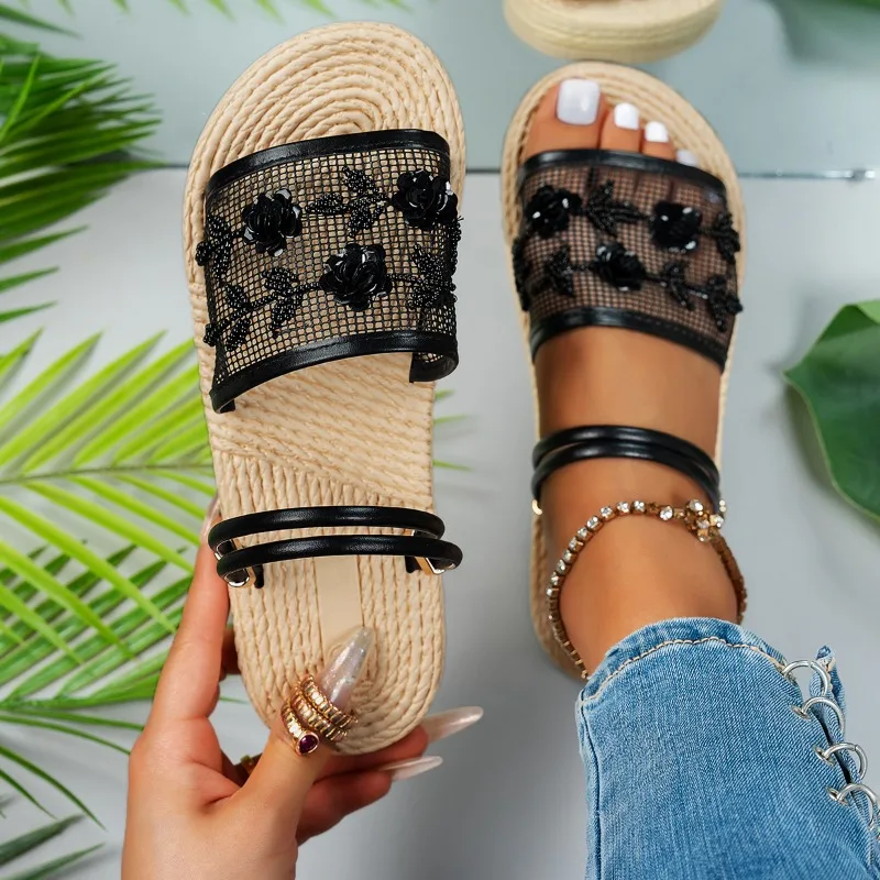 Net Mesh Beaded Flower Flip-flops for Summer, Suitable for Both Day and Night Wear, Flat-bottom, Versatile and Easy To Pair.