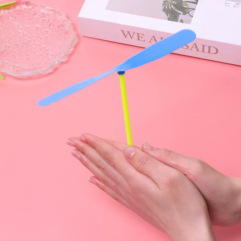 10 Pcs Bamboo Dragonfly Propeller Toys Novelty Plastic Classic Outdoor Fun Kid's Funny Fly Toy Gift For Child Party Play Game