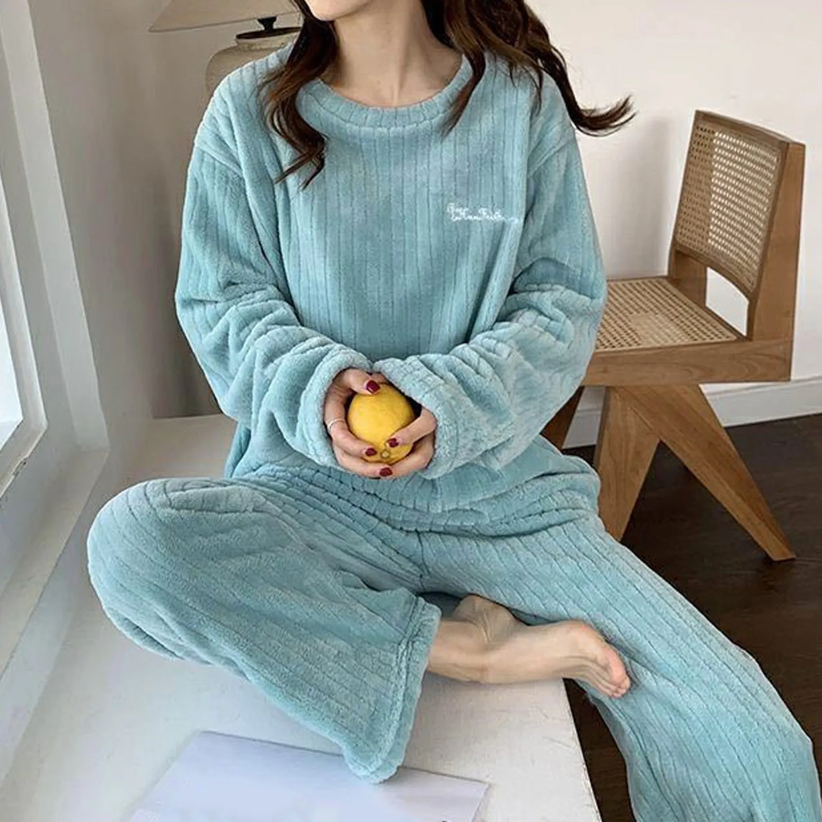 

Women's Warm Pajamas Pajama Trousers Two-Piece Ladies Winter Vertical Stripes Thickened Home Clothing Coral Velvet Pajama Set