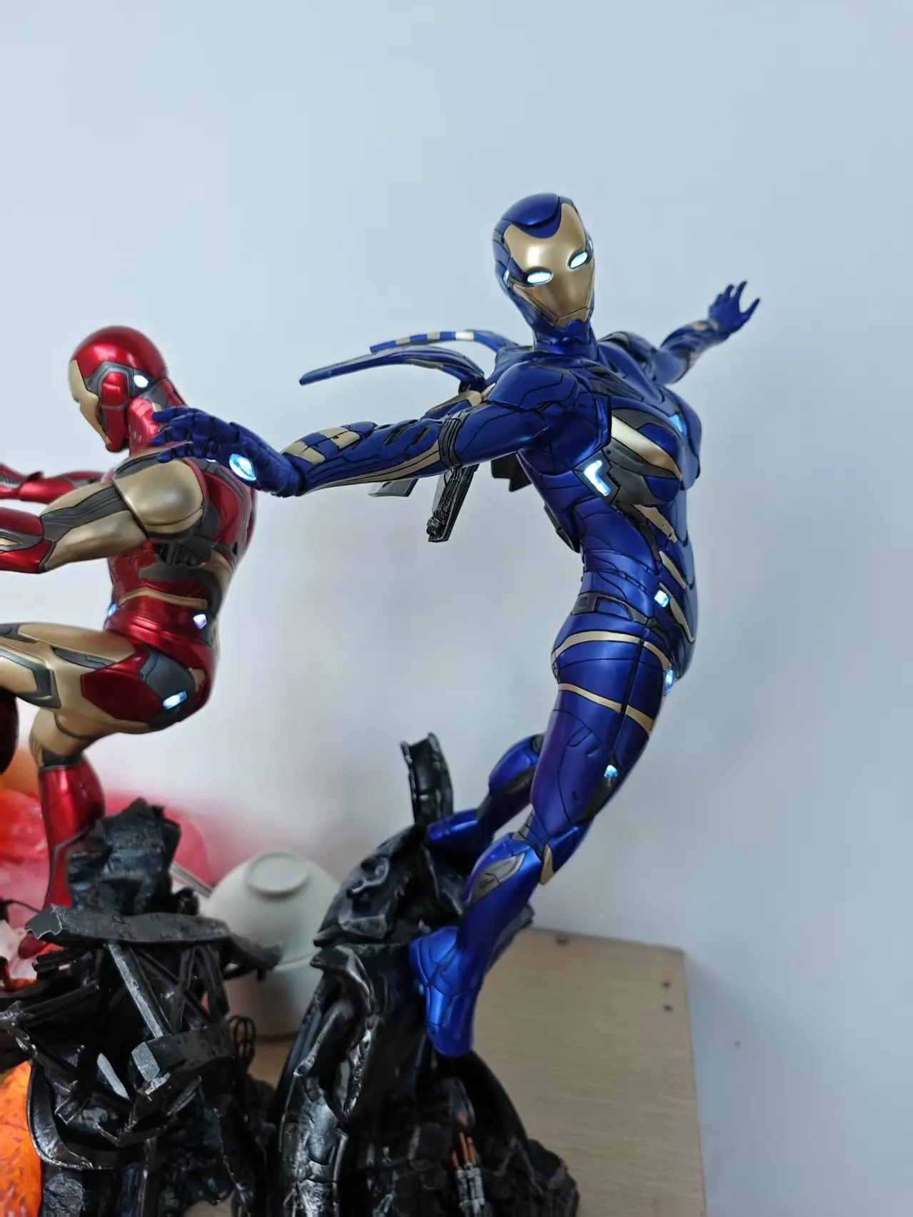 In Stock 1/4 Marvel Iron Man Mk85 Pepper Can Glow Model Statue Peripheral Resin Desktop Decoration Ornaments Birthday Gifts Toys