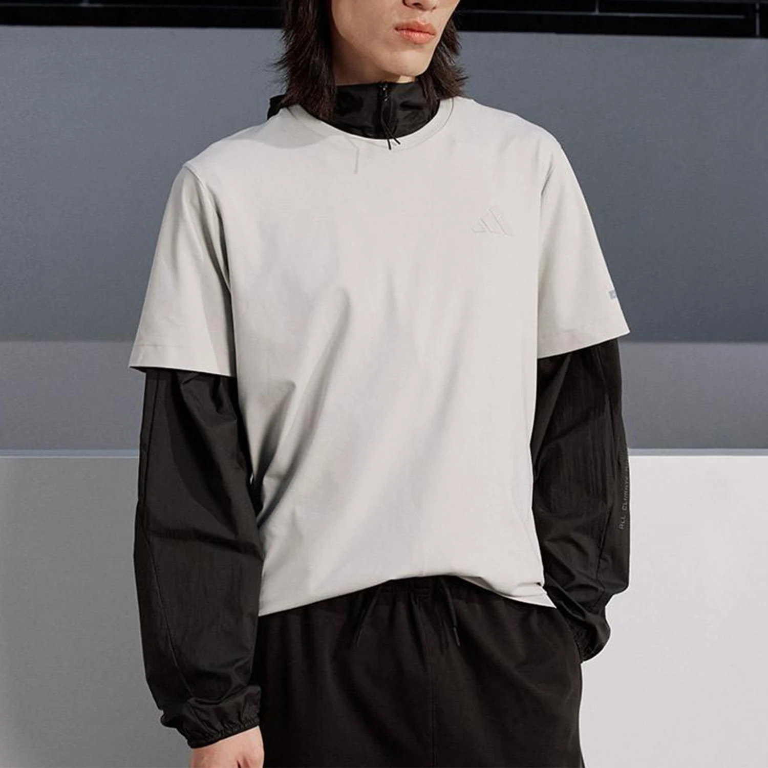 

Adidas genuine T-SHIRT Men's Side-Slit Round-Neck T-shirt JL6050