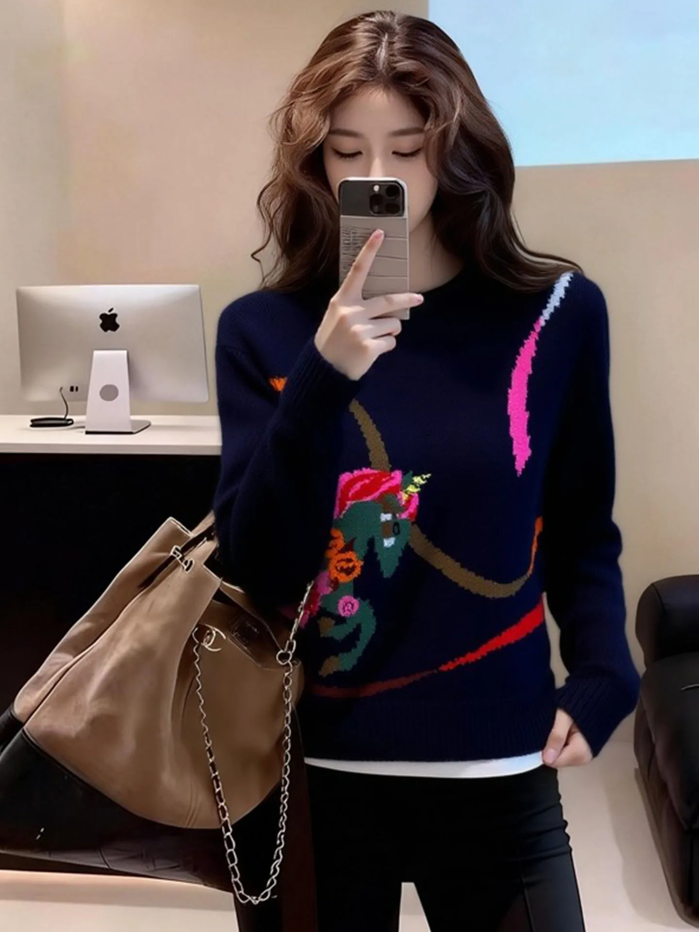 

Женский комфортный топ Ele k Blue с вышивкой, круглым вырезом, свободного кроя, универсальный, весна 2026