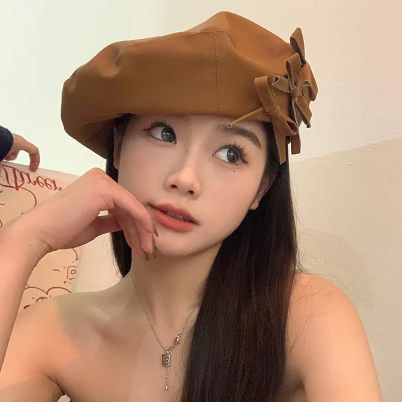 Y2K Girl Butterfly Knot PU Leather Beret Women's Summer Big Head Wrap Niche Painter Hat Shows Small Face Flat Top Brimless