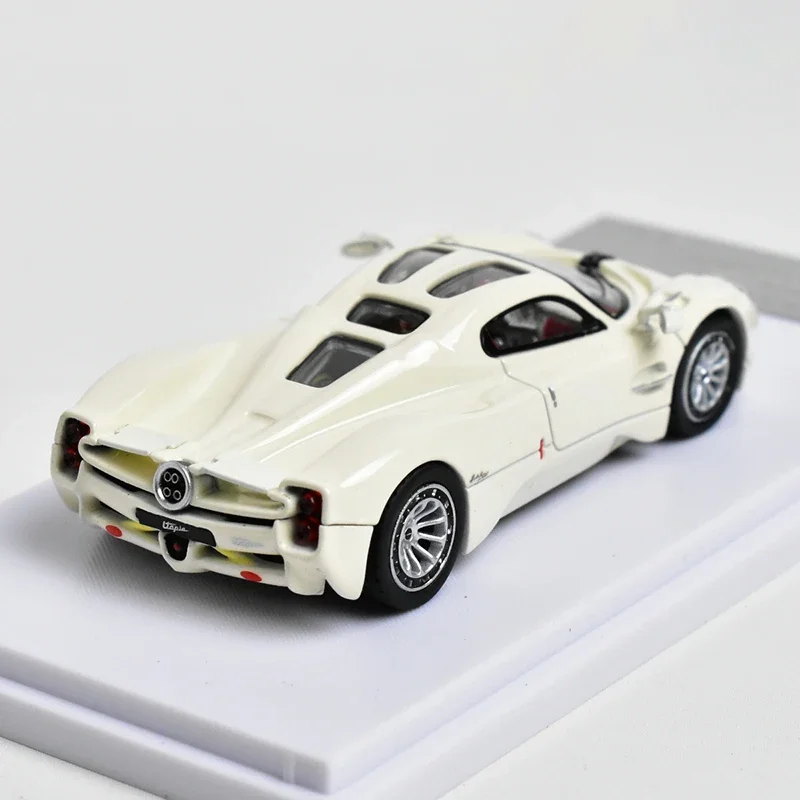 XF โมเดล1:64 Diecast Pagani โมเดลรถยนต์โมเดลรถยนต์อัลลอยด์ Pagani Utopia สำหรับเด็กผู้ชายของสะสมจัดแสดงงานอดิเรกกล่องดั้งเดิม