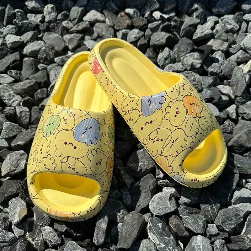 Zapatillas de verano para mujer, chanclas de playa con dibujos animados, Sandalias planas, antideslizantes, para el hogar y el baño