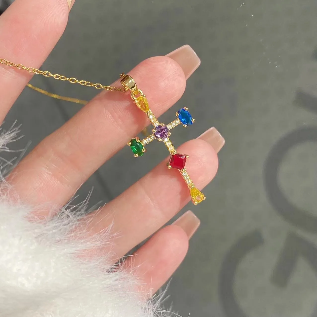 2025новое ультра-крутое и высококачественное семицветное женское ожерелье с микроинкрустацией на ключице