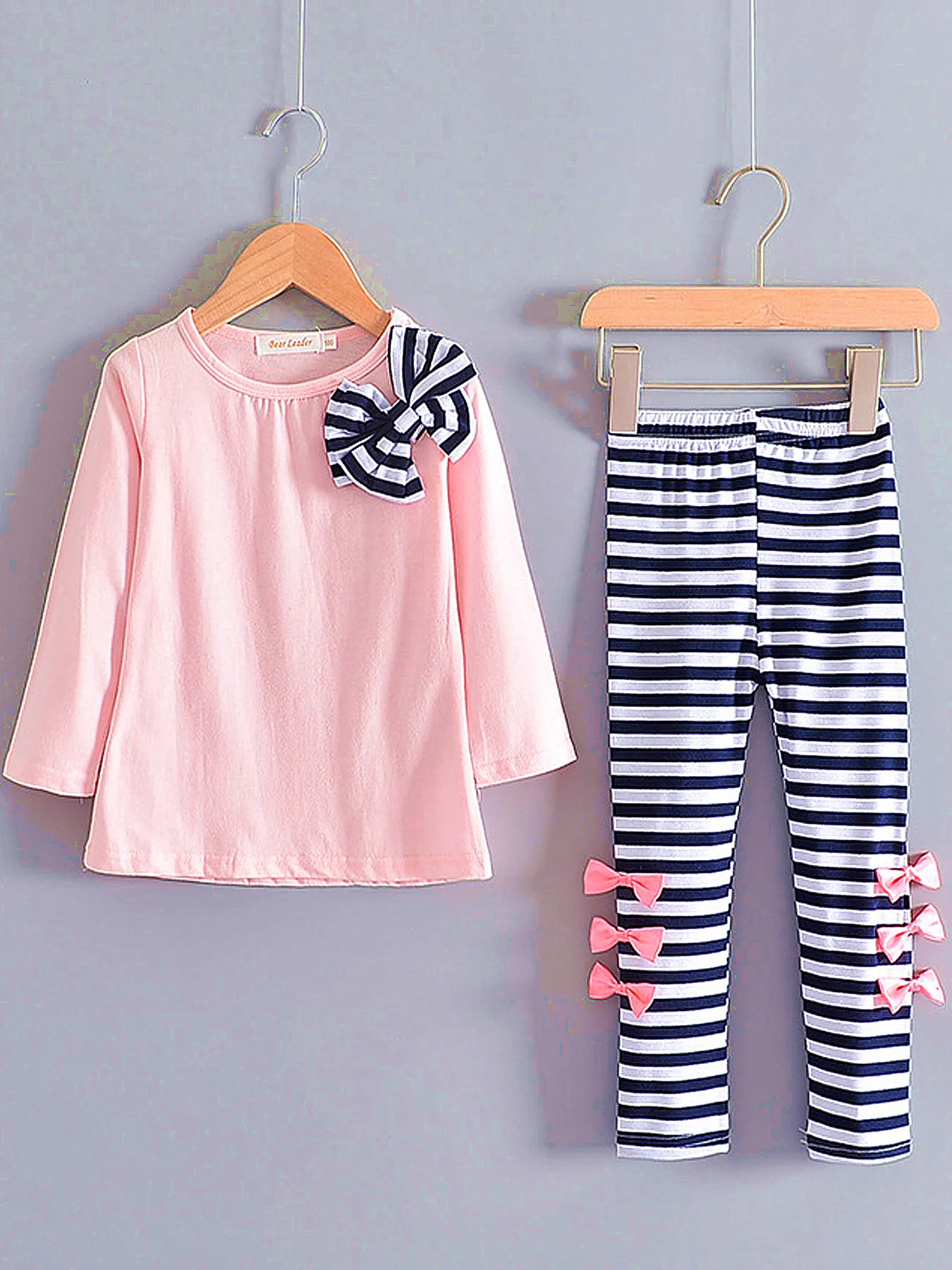 Mädchen-Outfit mit Schleifendekoration, Oberteil + Hose, 2-teilig, langärmliges, einfarbiges T-Shirt, Sweatshirt + gestreifte Leggings, Freizeitkleidung für Kinder, Frühlingsanzug – Detail 7