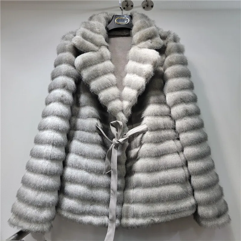 เสื้อโค้ทขนเฟอร์เทียมสำหรับผู้หญิง HKSH 2025 คอลเลคชั่นฤดูหนาว ปกพับได้ แขนยาวผูกเชือก สไตล์สตรีทแฟชั่น ทันสมัย อุ่นสบาย รุ่น HK14808