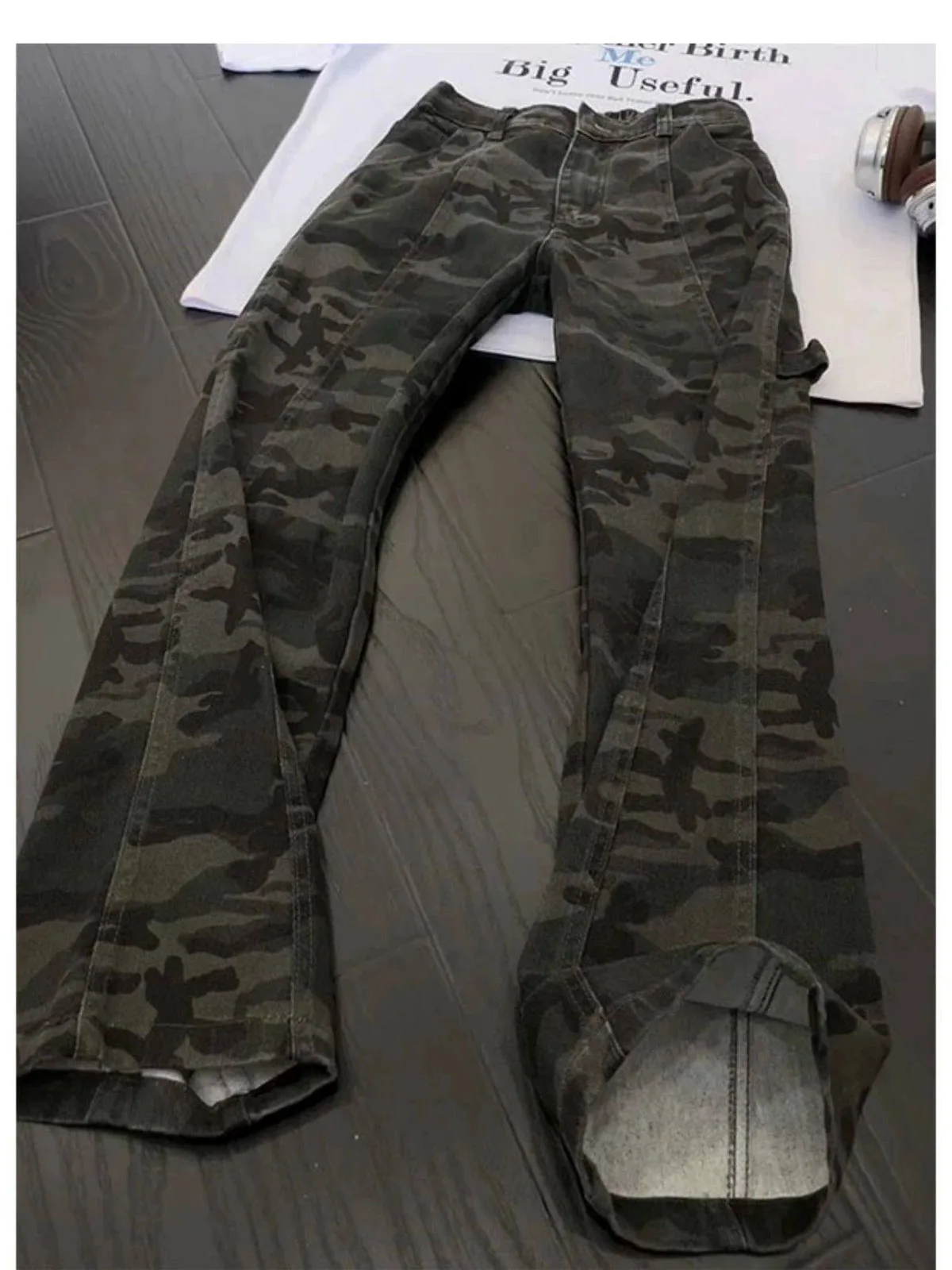

Cleanfit Camouflage Belted Loose Fit Straight Leg American Style Youthful Jeans Deconstructed Denim Pants for Men Casual Wear