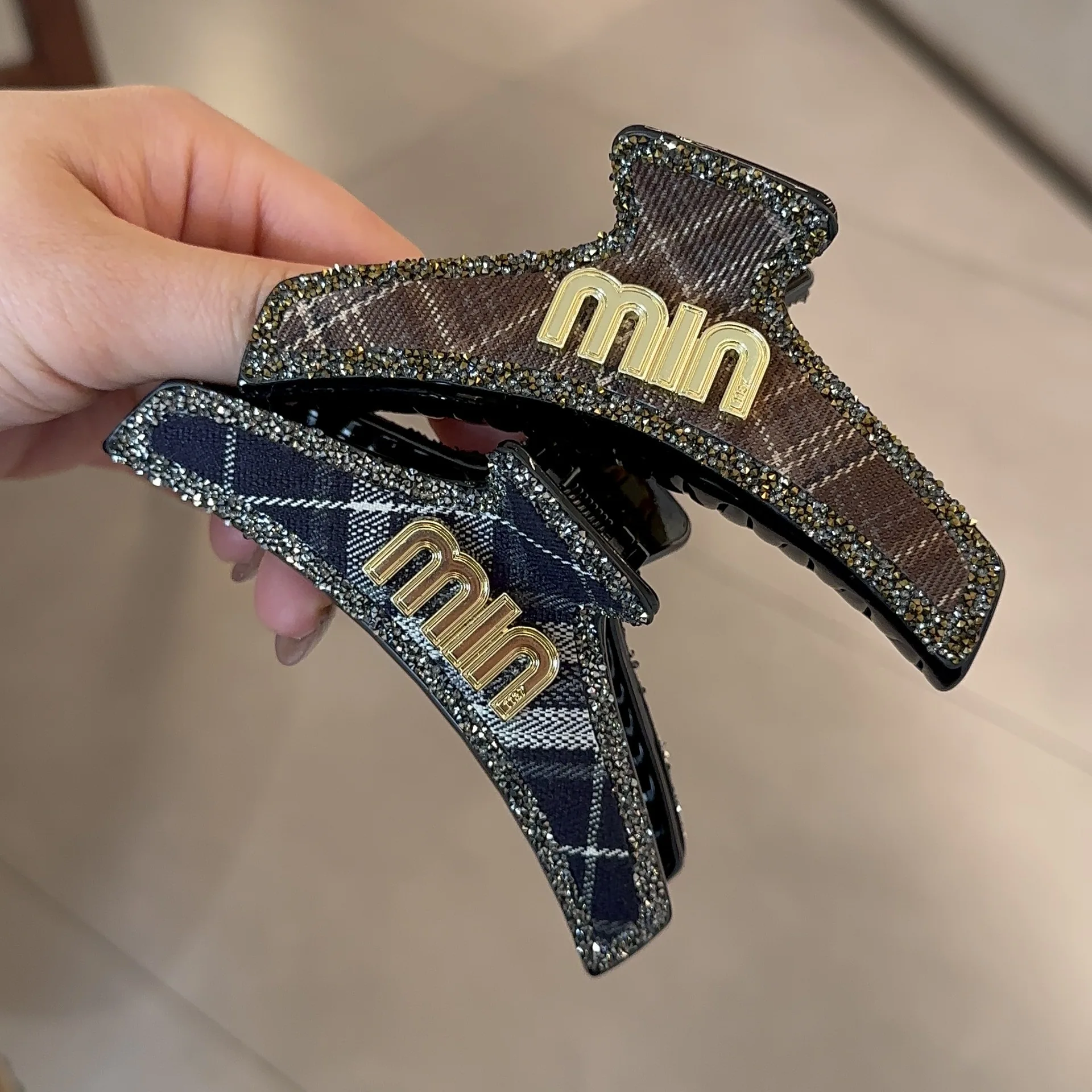 

Заколка для волос Y2K в стиле легкой роскоши, с буквами и стразами, сетчатый дизайн, модная и универсальная заколка-крокодил