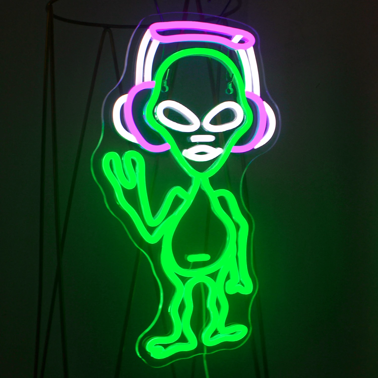 Imagem -02 - Alienígenas Verdes Neon Signs Luzes Led Design Criativo Logotipo Decoração do Quarto Quarto Música Festa Casa Bar Iluminar Suspiro Lâmpada de Parede