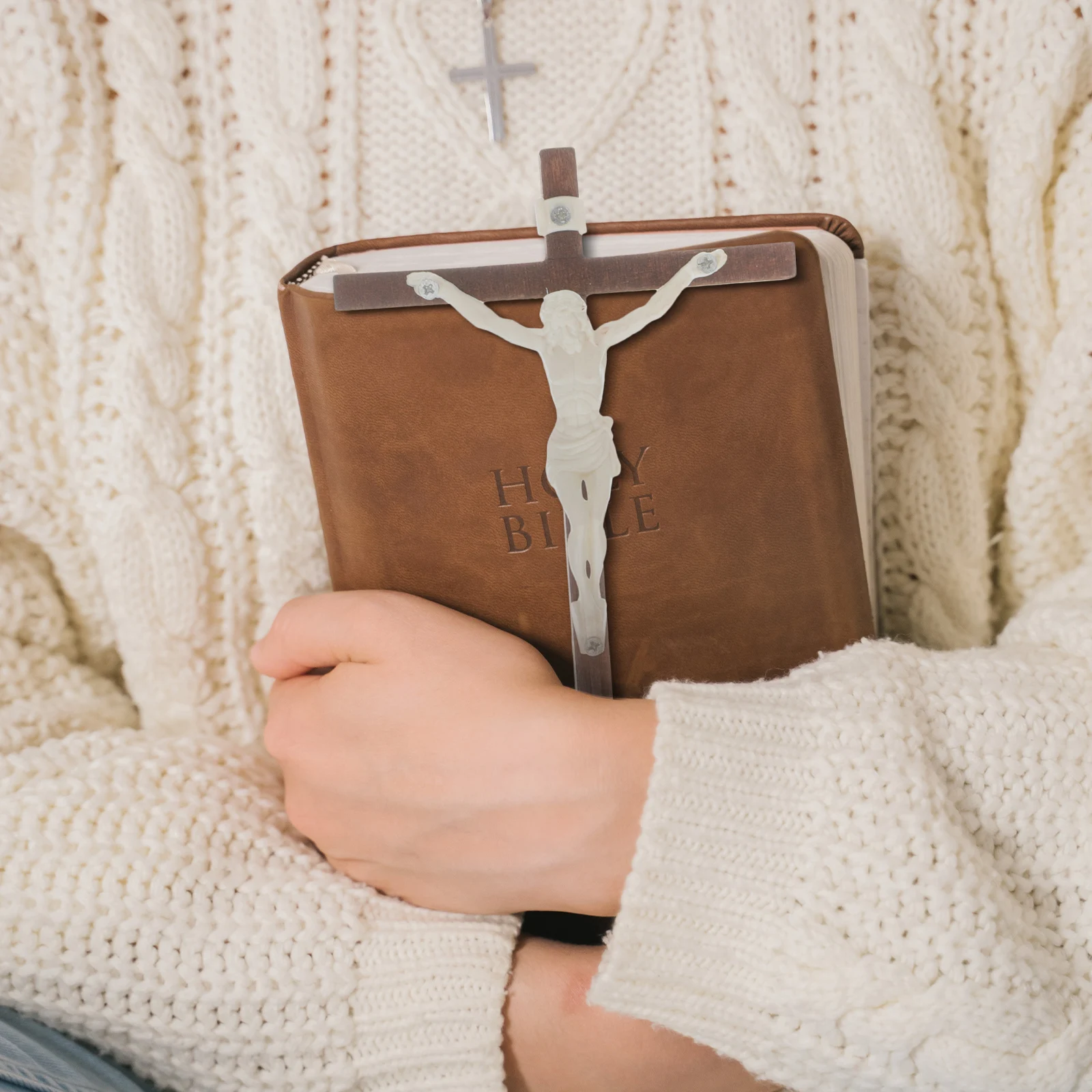 

2pcs Wooden Ornament Religious Decor For Home Wall Cross Craft Desktop Ornaments Festival Party Decor Collection Cross Shaped