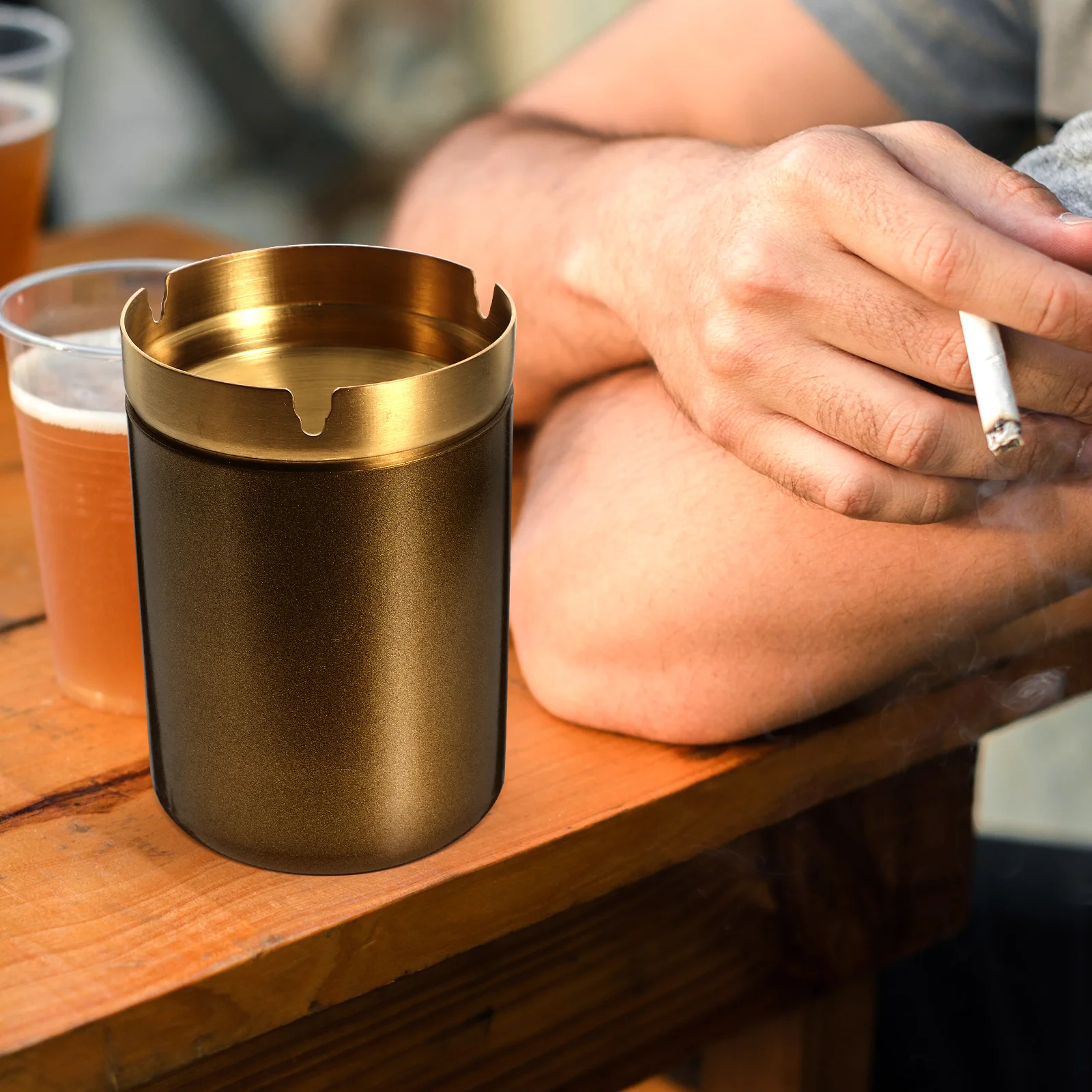 

Stainless Steel Lid for Living Room Office Desktop Container Smoke Holder Home Decor Compact Stainless Steel Ashtray Size