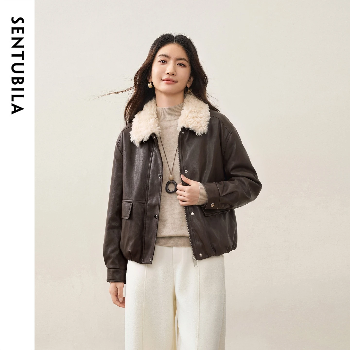 SENTUBILA Women Faux Leather Teddy Fleece Jacket Vintage Winter Contrast Faux Fur Collar Flattering Commuter Outerwear W64PD8070