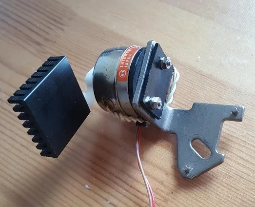 

Electric Light Baffle/rotate 30 Degrees/can Withstand 3W Power/can Shield Up to 15mm Light Spot/12V Voltage Old Stock