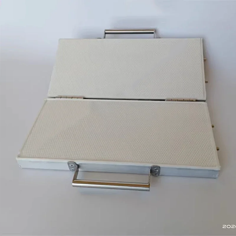 

Новая машина для производства сотовых фундаментов ручной работы может непрерывно прессовать основы. Радиатор с водяным охлаждением из алюминиевого сплава