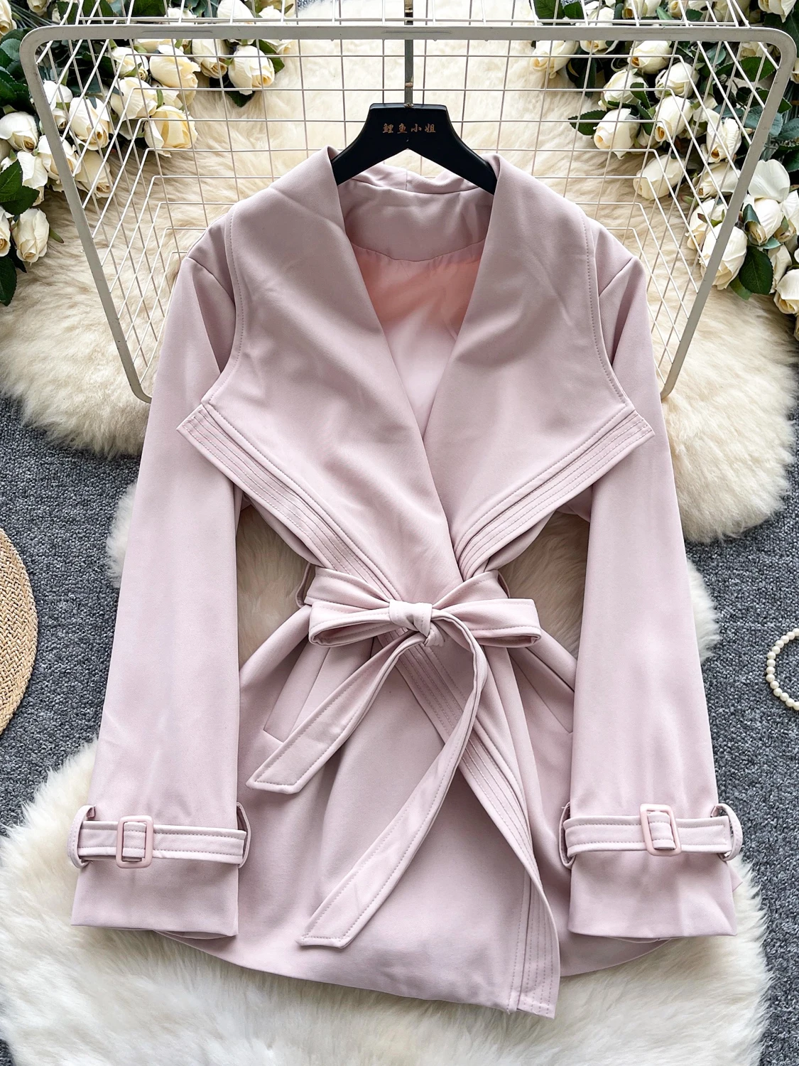 معطف SuperAen Retro على الطراز الإنجليزي كبير بياقة مقلوبة ورباط على الخصر للنساء سترة بدلة على الموضة