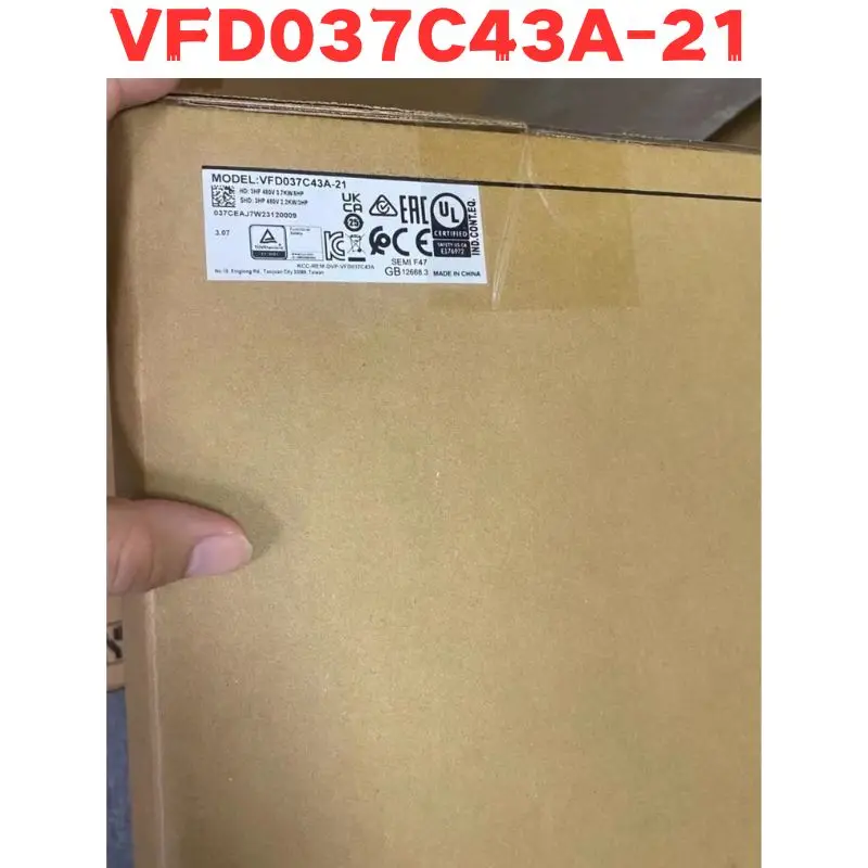 

VFD037C43A-21 Новый оригинальный телефон VFD037C43A 21 инвертор 3,7 кВт