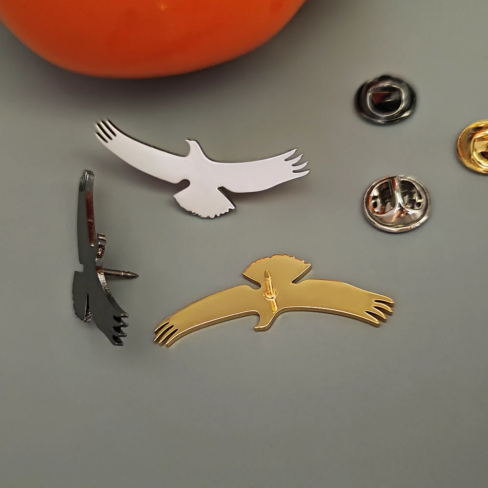 Personalized Stainless Steel Eagle Badge Brooch, Custom Patterned Animal Emblem, Free Flight In The Air, Halloween Gift