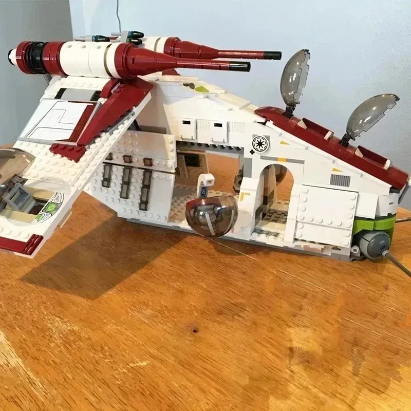 Hot Toys 1228pcs Compatible With 05041 Republic Dropship Gunship Building Blocks 75021 Bricks Toys For Children Christmas gift