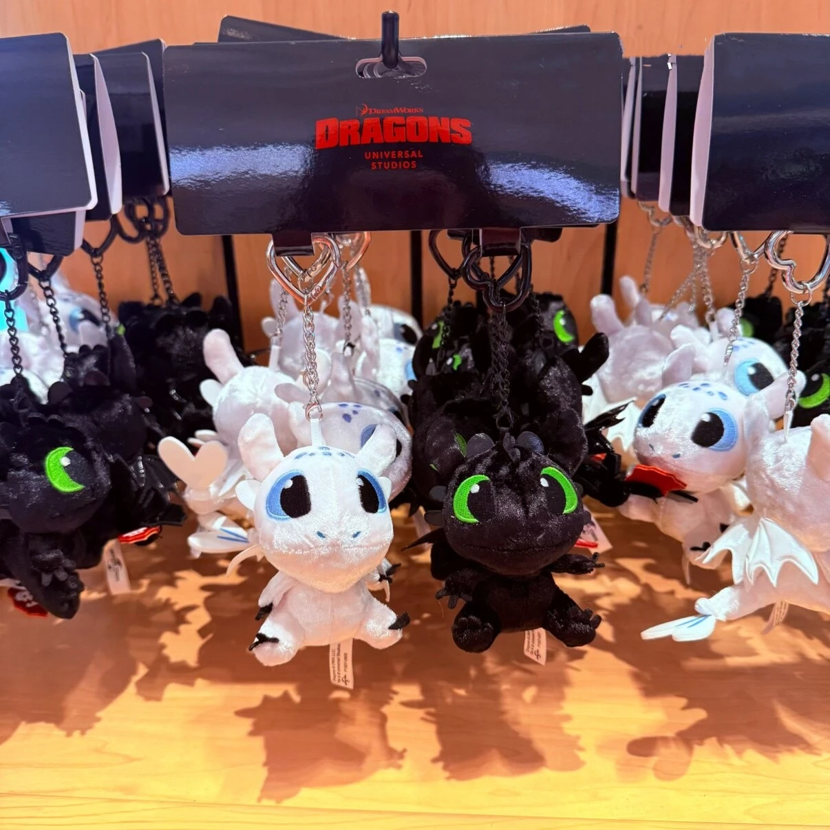 Universal Studios' original "How to Train Your Dragon" Toothless the dragon kissing couple plush keychain - Valentine's Day gift