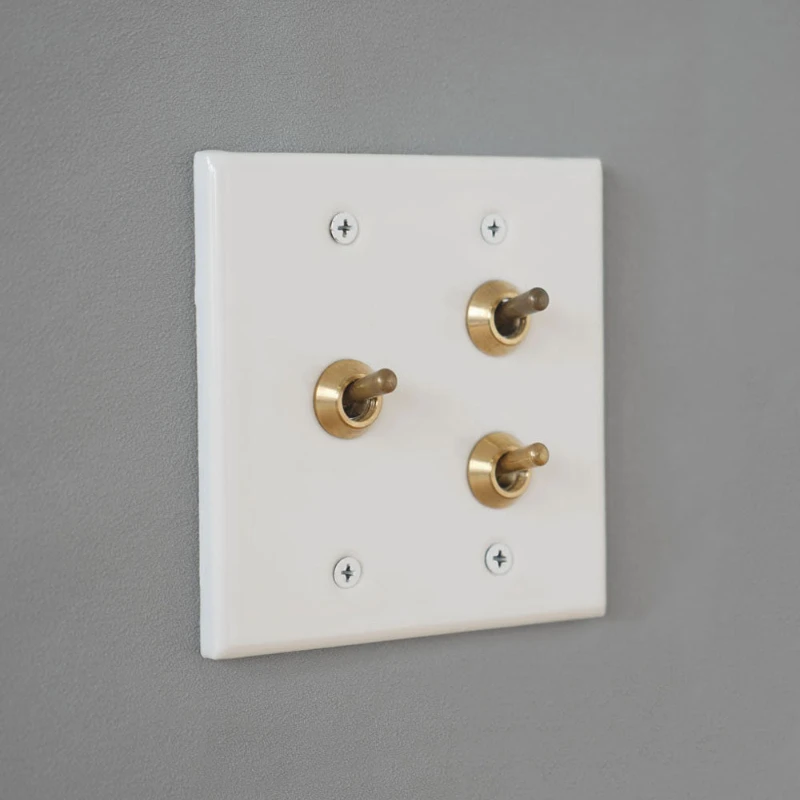 レトロヴィンテージホワイトシンプルなホテル磁器セラミックライトロッカー真鍮レバーパネルトグル壁照明スイッチ1-4ギャング2ウェイ