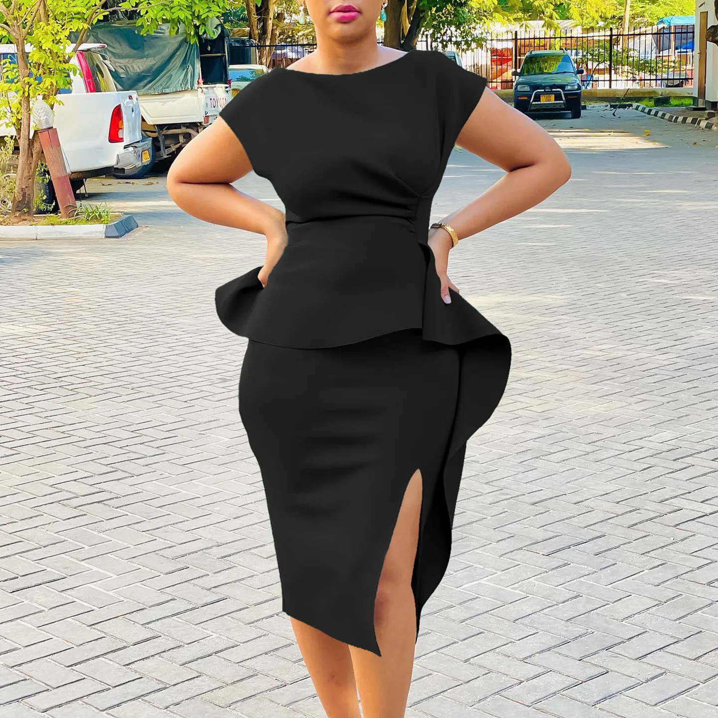 المرأة الخامس الرقبة بلون الورك تنورة تكدرت الشق المهنية س الرقبة أكمام فستان الإمبراطورية الخصر قصيرة الأكمام جولة الرقبة