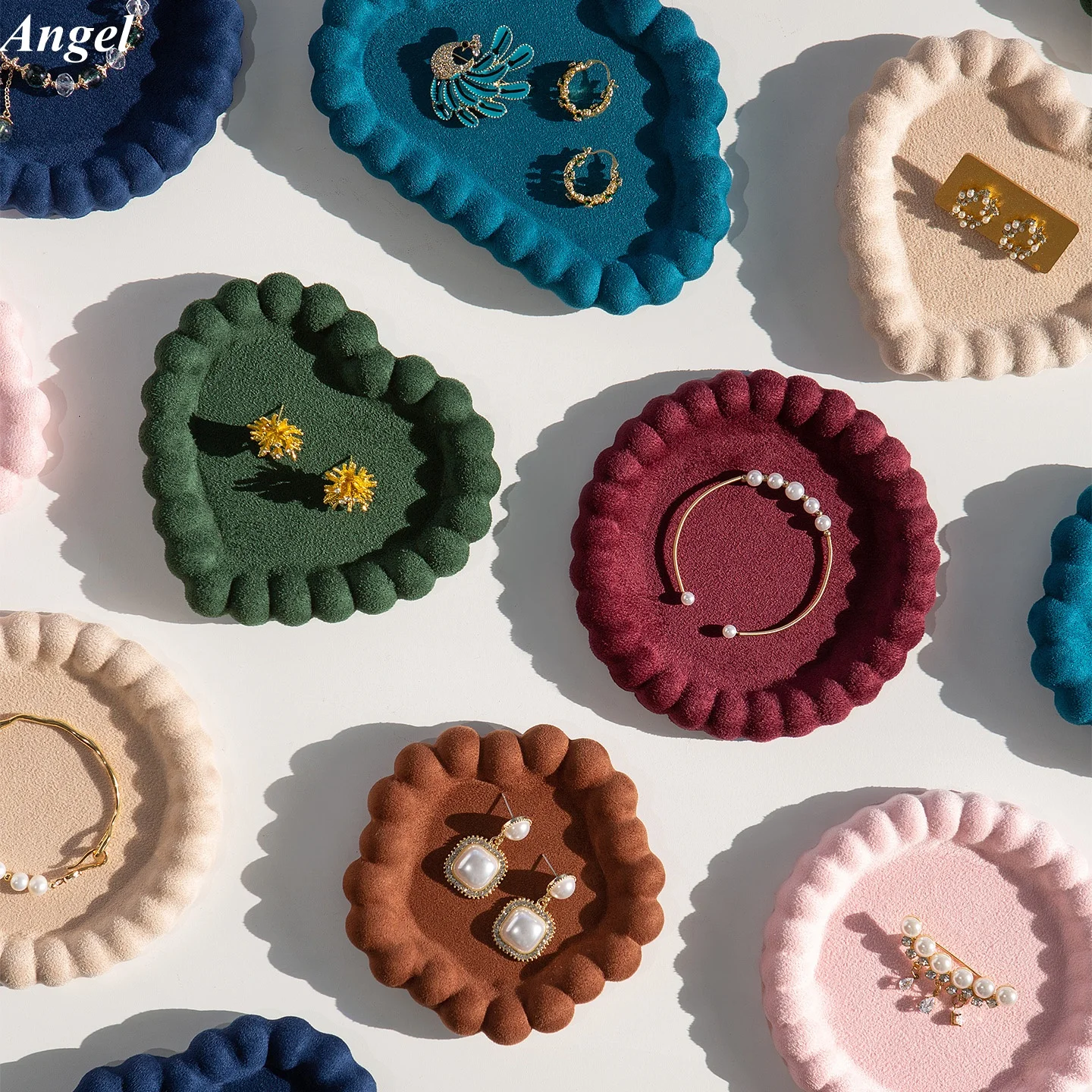 

Heart Shaped Velvet Jewelry Tray, Cute Display for Rings Earrings Bracelets, Live Stream Prop & Showcase Organizer