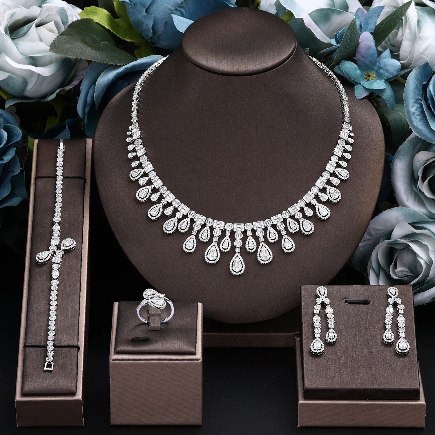 

Brazil High Quality Zirconia 4 Piece Luxury Bridal Large Wedding Jewellery Set Saudi Arabia Elegant Ladies Wedding Sets