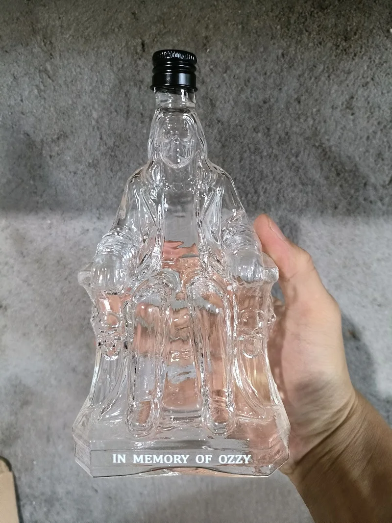 زجاجة ويسكي Ozzy Osbourne العودة إلى البداية زجاجة نبيذ الويسكي التذكارية ديكور المنزل تمثال جمع الحرف اليدوية #3