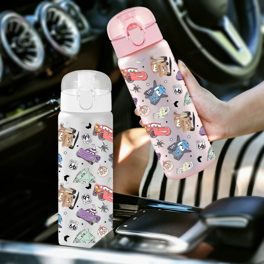 1 Stück Disney Lightning McQueen/Doctor Oak/gemustert 26oz Kunststoff-Wasserflasche Sportbecher als Geburtstags-/Schulgeschenk