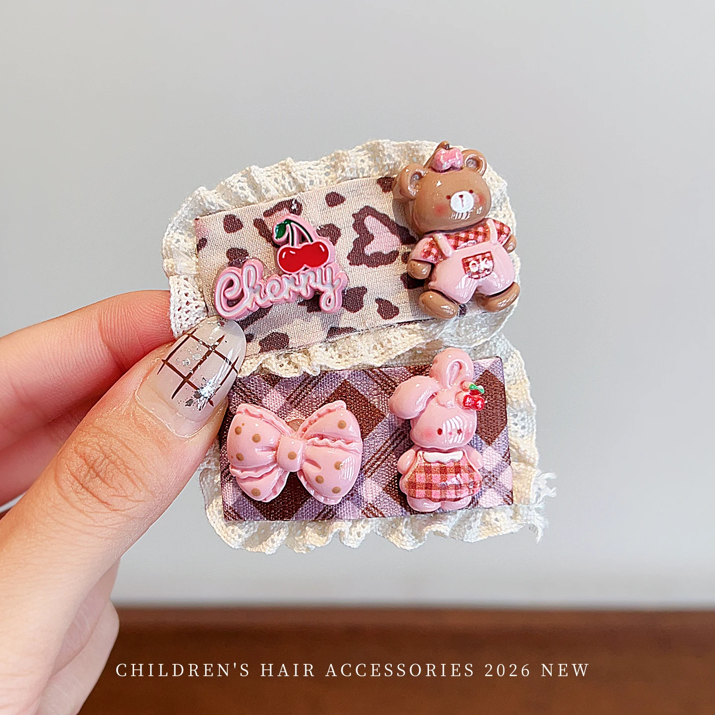 2026 Winter Vintage Stoff Karo Schleife Haarspangen-Set für Frauen und Mädchen, Cartoon-Tier- und Blumenmuster, Spitzen-Haarspangen, Kinder-Haarnadeln, Geschenk – Detail 2