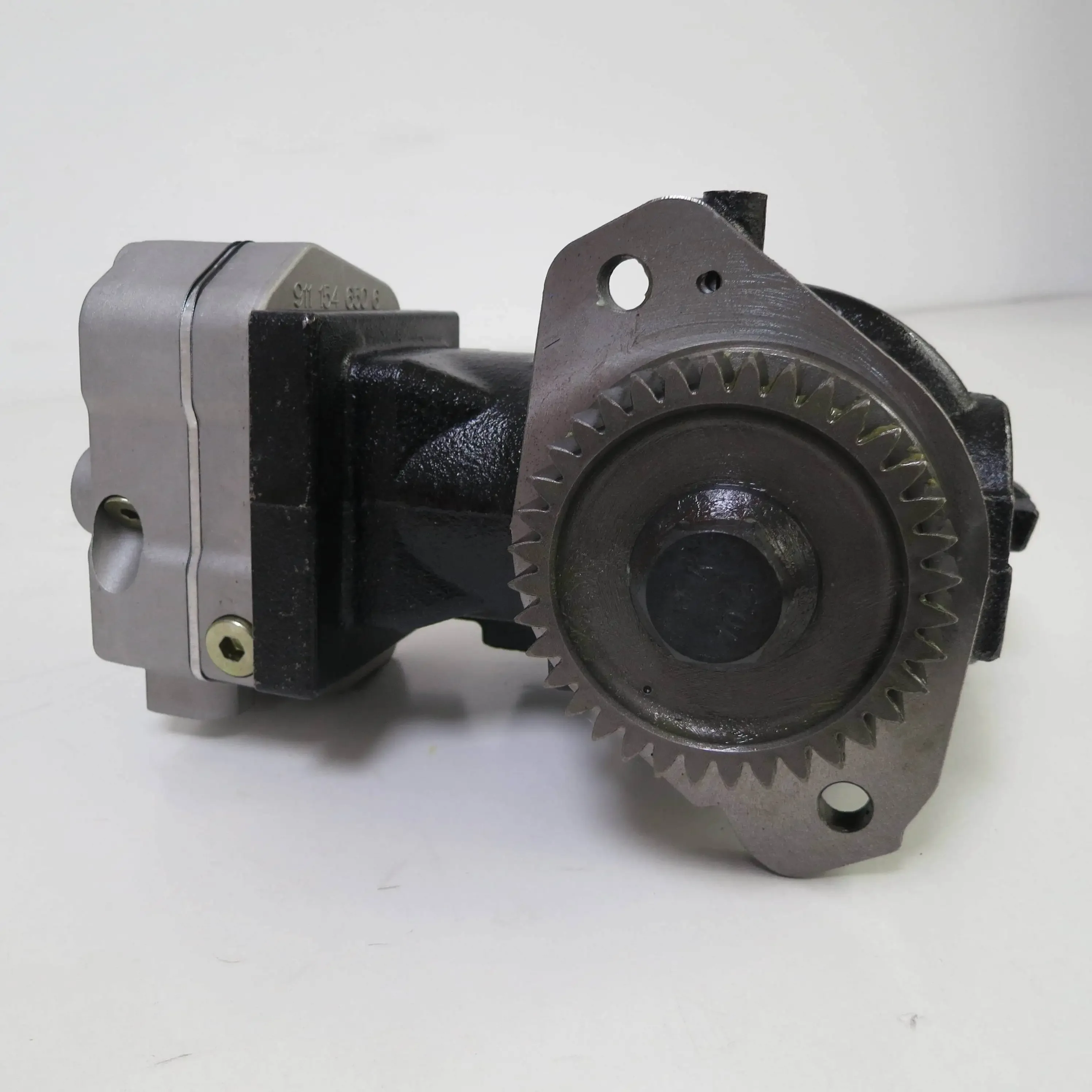 Heavy Truck Machine DieselEngine Spare Part QSB6.7 Air Compressor 5286964