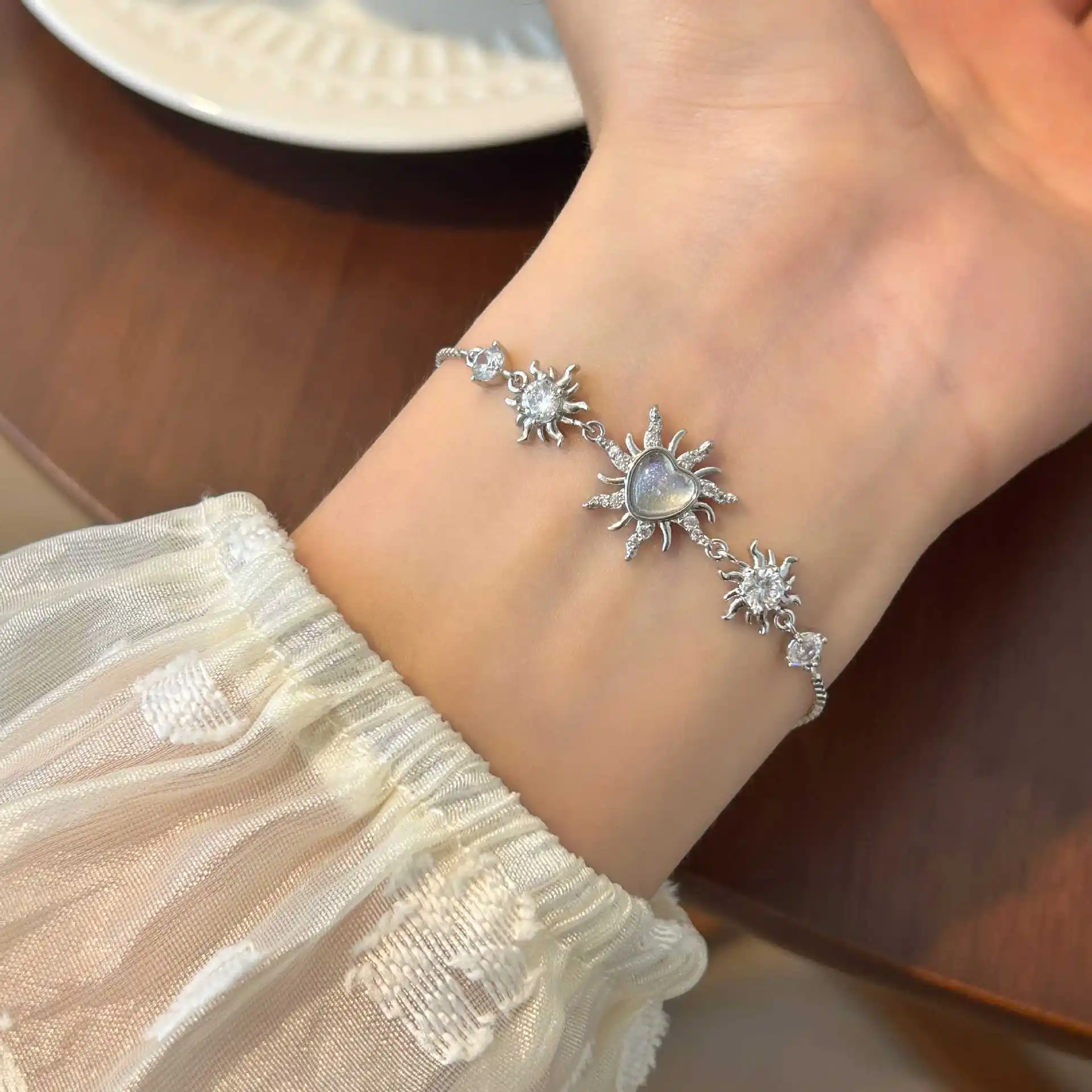 

Sun love geometric necklace Korean version jewelry accessories women