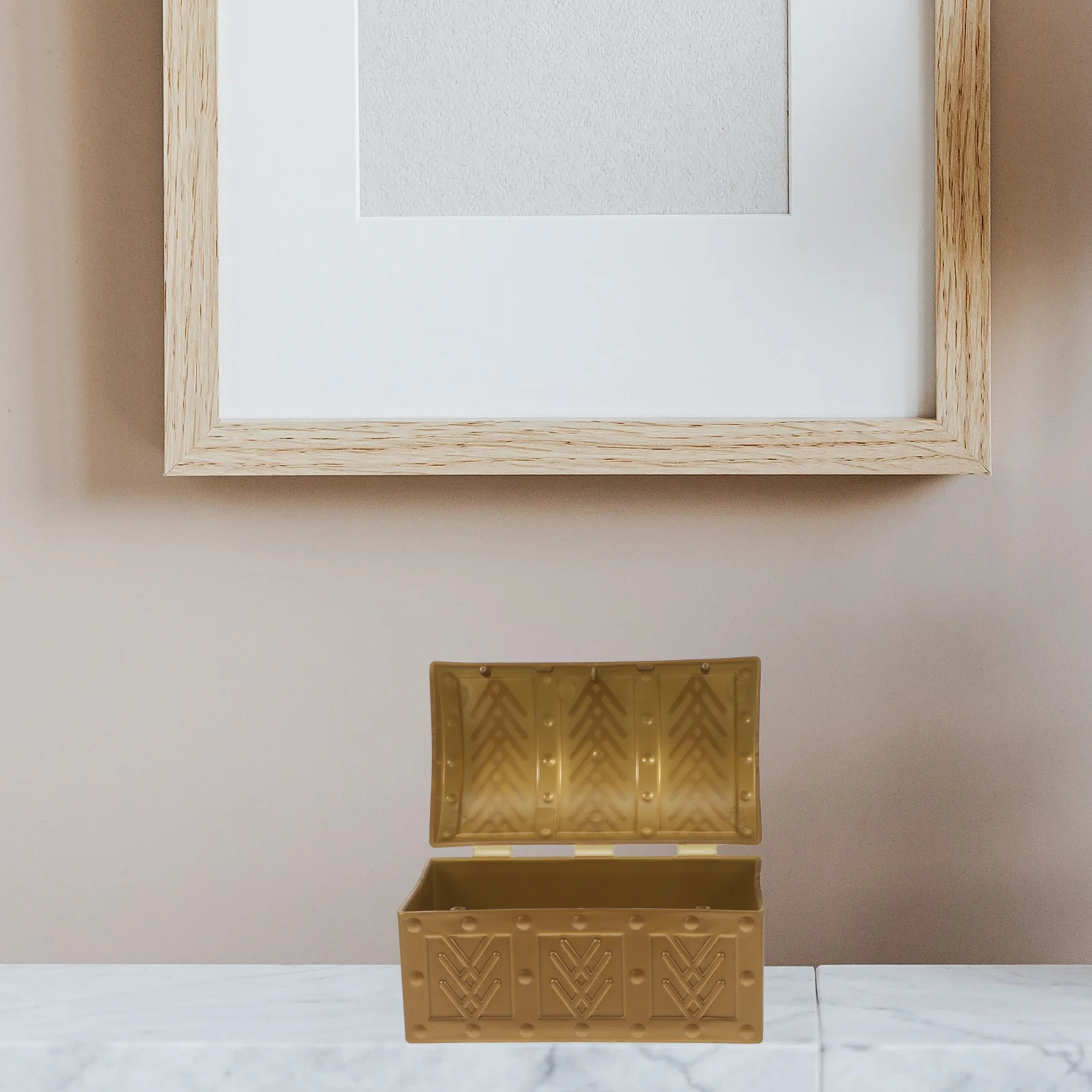 

Mini Vintage Plastic Treasure Box Durable Chest for Kids Pirate Play Jewelry and Prize Storage Treasure Chest Small Trinkets,