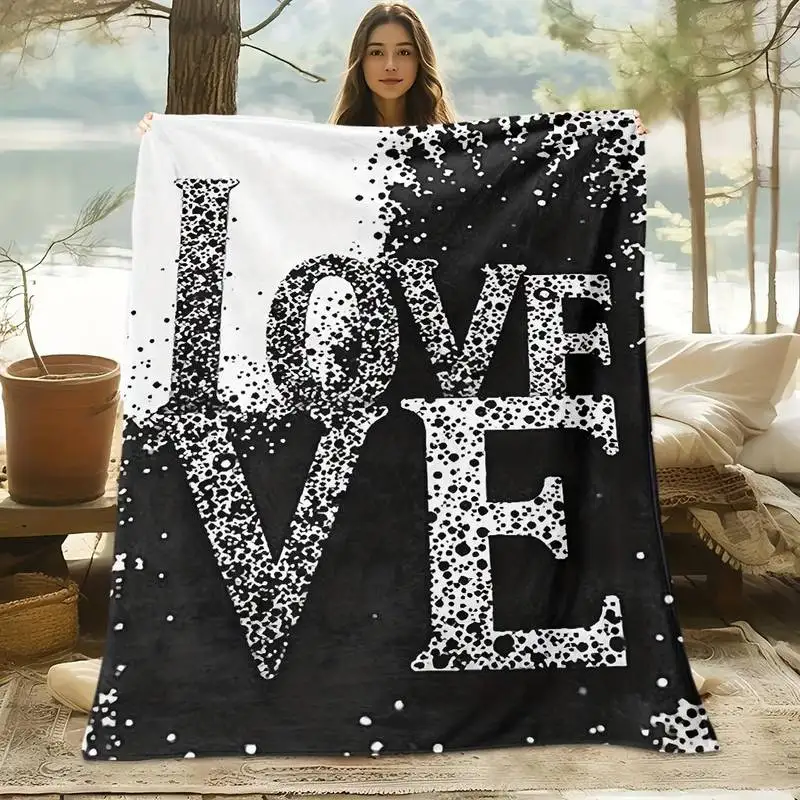 

Современный плед с принтом в горошек «LOVE» — мягкий плед в романтическом стиле для стильного и уютного домашнего декора