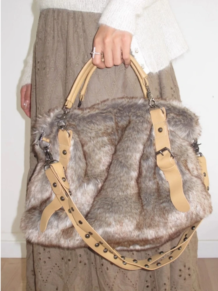 Winter Warm Soft Fluffy Faux Fur Handbag Retro All-Match Brown Plush Shoulder Bag Pu Leather Splicing Rivets Chain Crossbody Bag