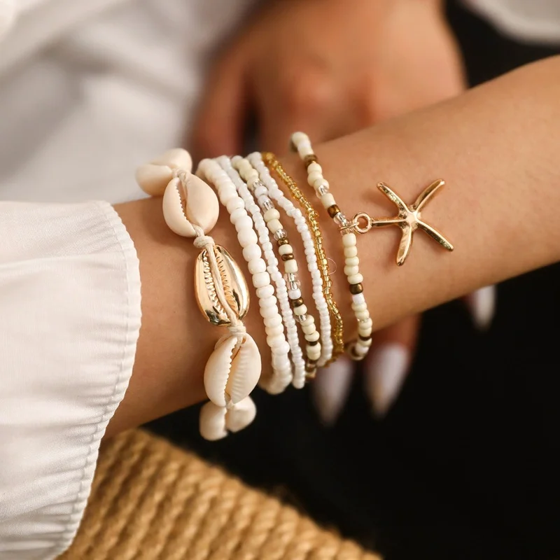 

7 Bohemian Style Pearl Bracelets with Seashells, Pearls, and Starfish Pendants Suitable for Women (Pearl Color Randomly Matched)