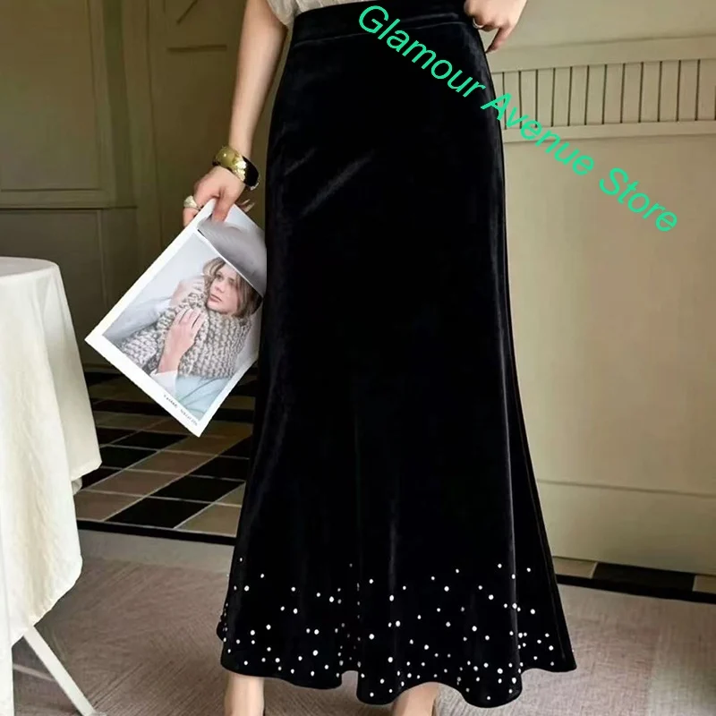 French Luxury Velvet Beaded Skirt Women Spring and Autumn Fashion Pearl Decorative Elastic Waist Retro Black Long A-line Skirt.