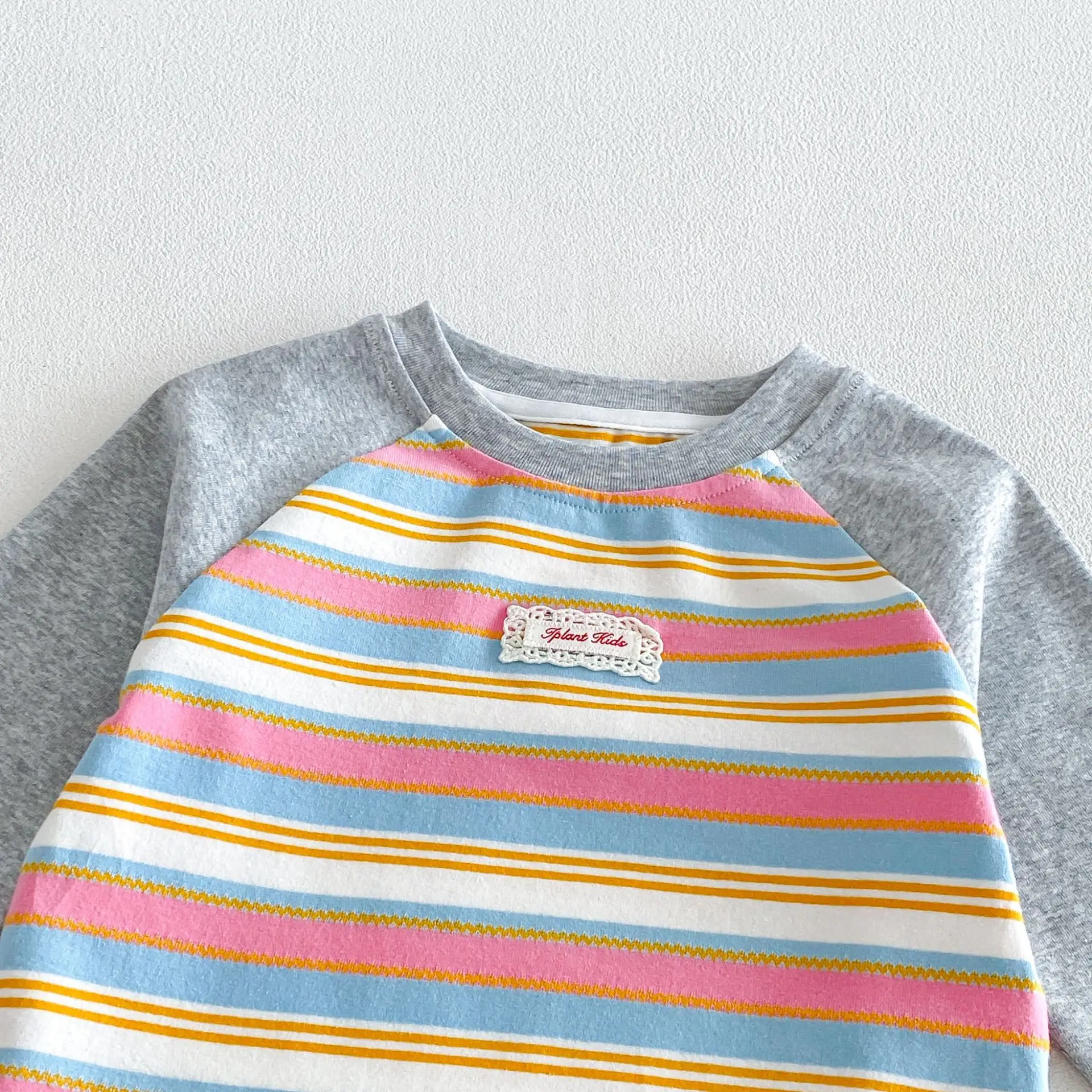 Herbst-Kinder-Langarm-T-Shirt mit Buchstaben-Aufnäher, Streifen und Farbblockierung für Mädchen und Jungen, Weiche Baumwolle Kinderkleidung – Detail 20