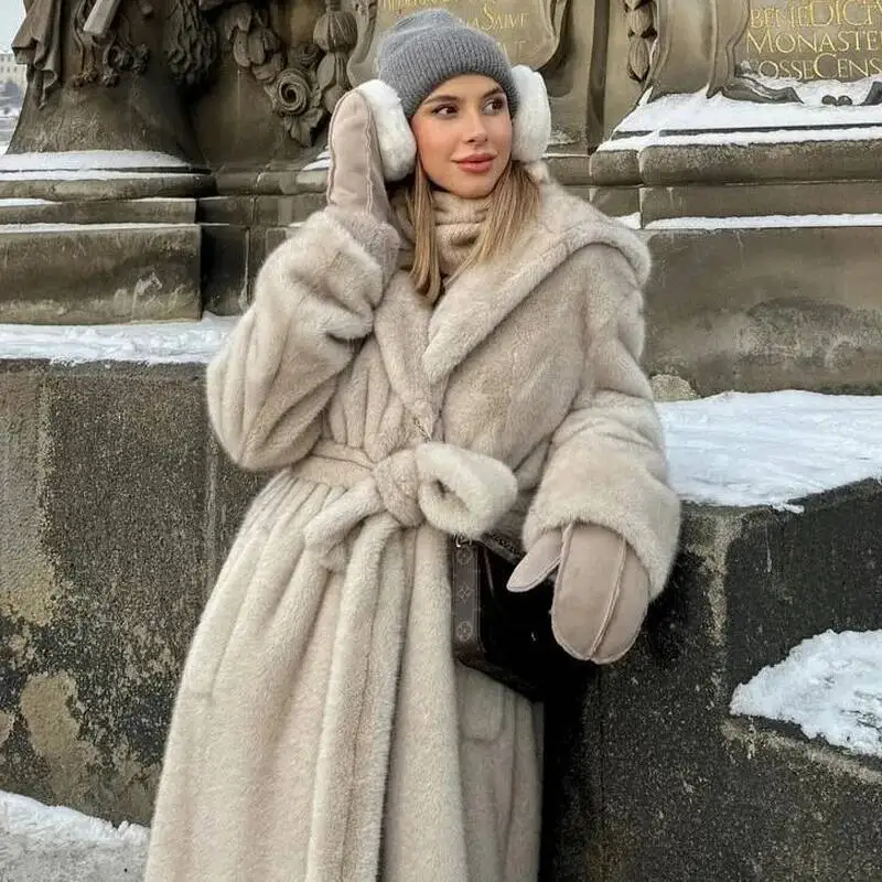 معطف جديد من الفرو الصناعي لعام 2025 للنساء طويل بقلنسوة دافئ قطيفة ناعمة من المينك ملابس خارجية صديقة للبيئة سترة عصرية للخريف والشتاء #3