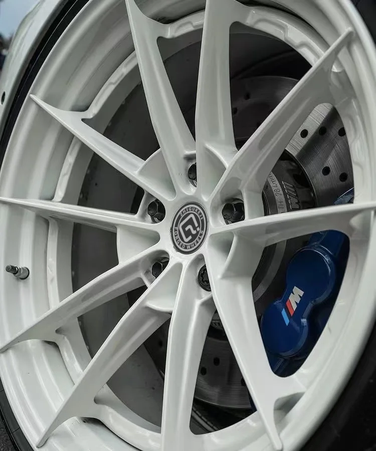 Hebei Zhi Hub Fxm M2 M3 M4 M5 M6 M8x5 X7 911 Turbo Booster s 918 Sarati Mc20 812gts 1819 20 21 22 24 بوصة عجلات مزورة