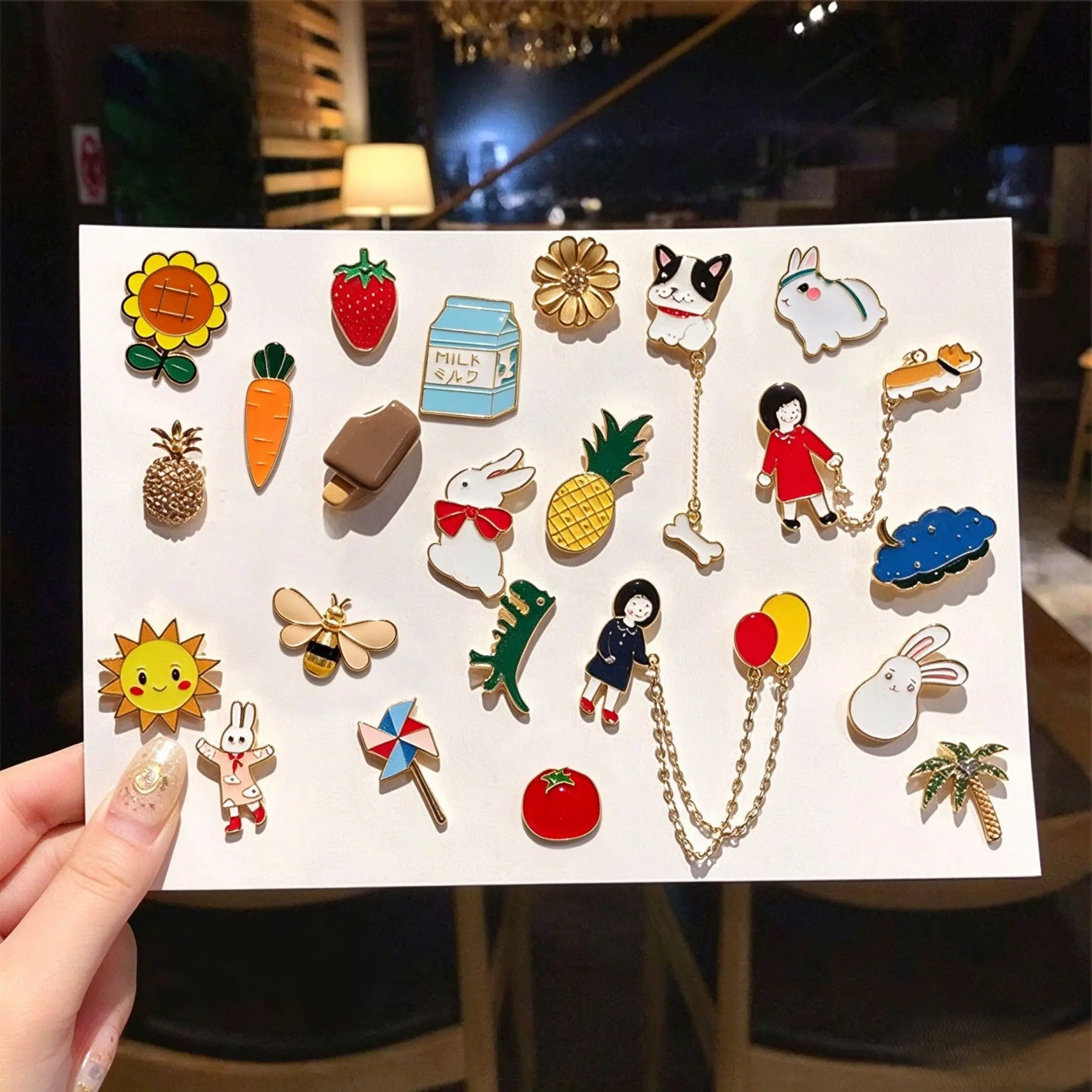 10–100 Stück zufällige Metall-Emaille-Broschen, niedliche Cartoon-Tier- und Pflanzen-Pins, mehrere Stile, Abzeichen für Damenbekleidung, Taschen, Rucksäcke – Detail 3