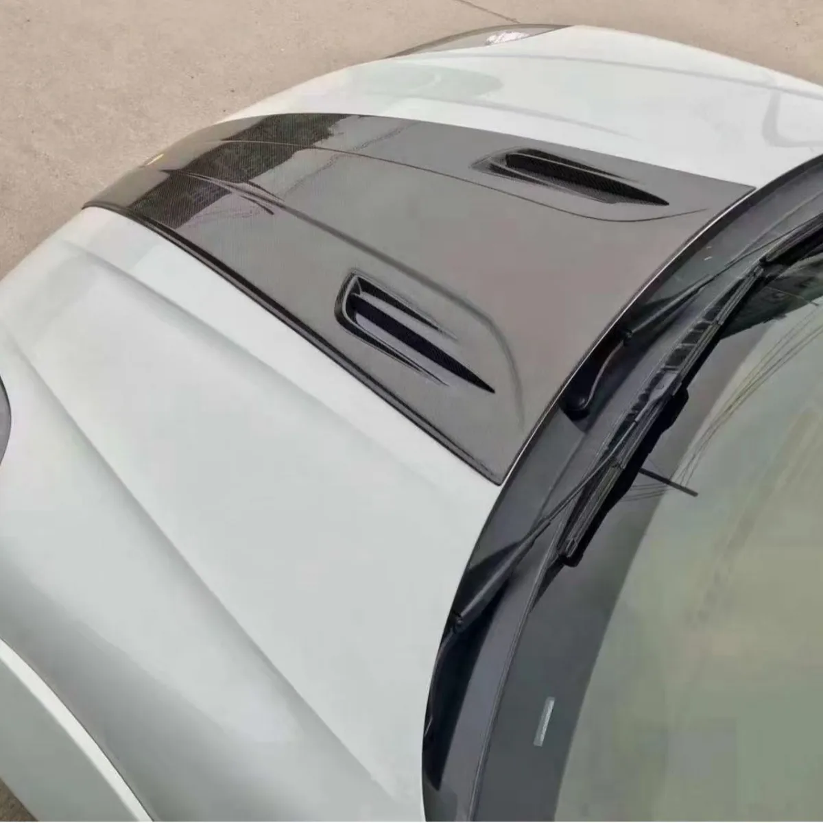 Carbon fiber adhesive front engine cover for Porsche Macan retrofit