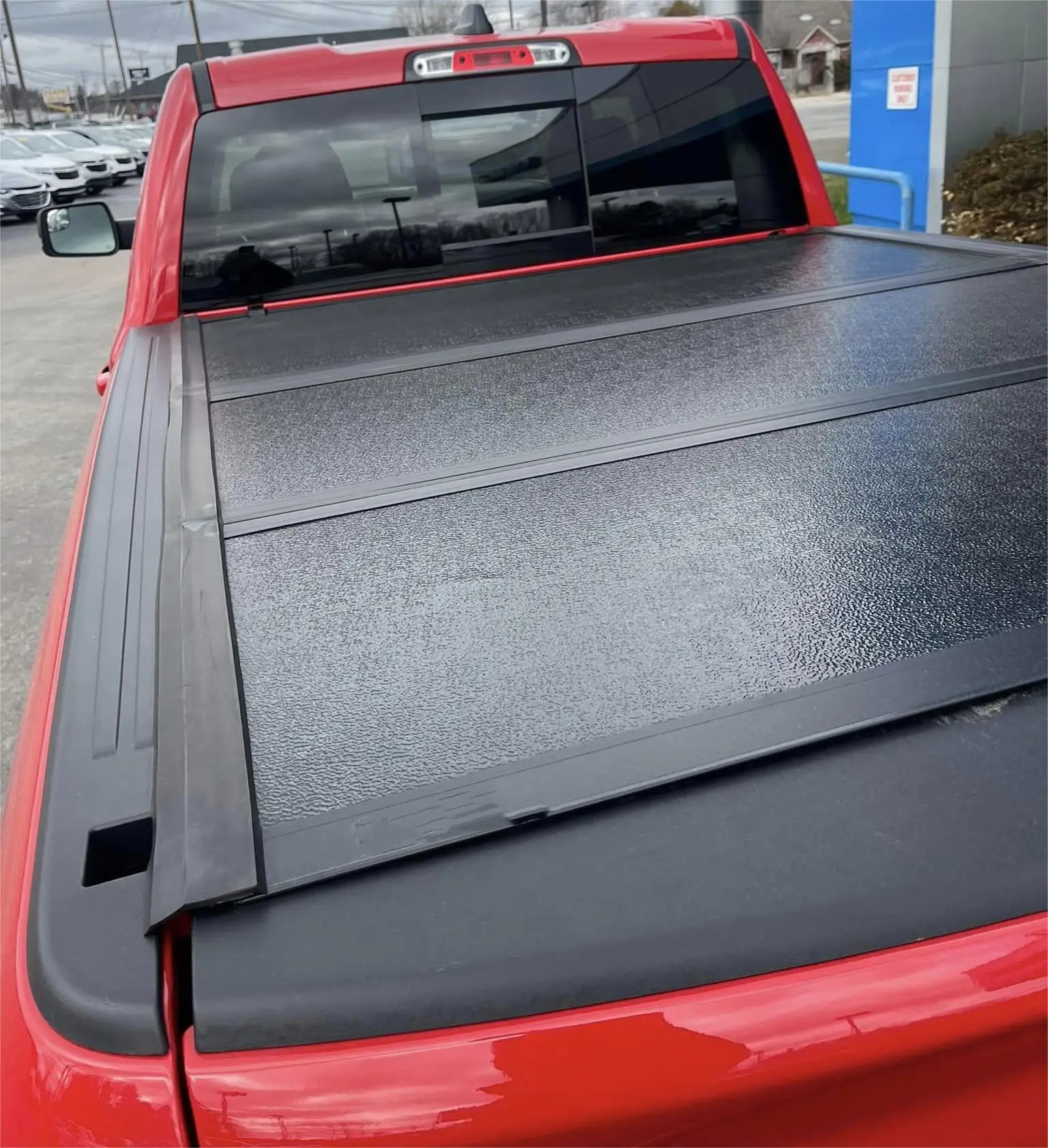 Low-Profile  Durable Aluminum Alloy Hard Tri-Fold Tonneau at Wholesale price Hard Tri-Fold Cover For Tundra 5ft/5.5ft/6.5ft