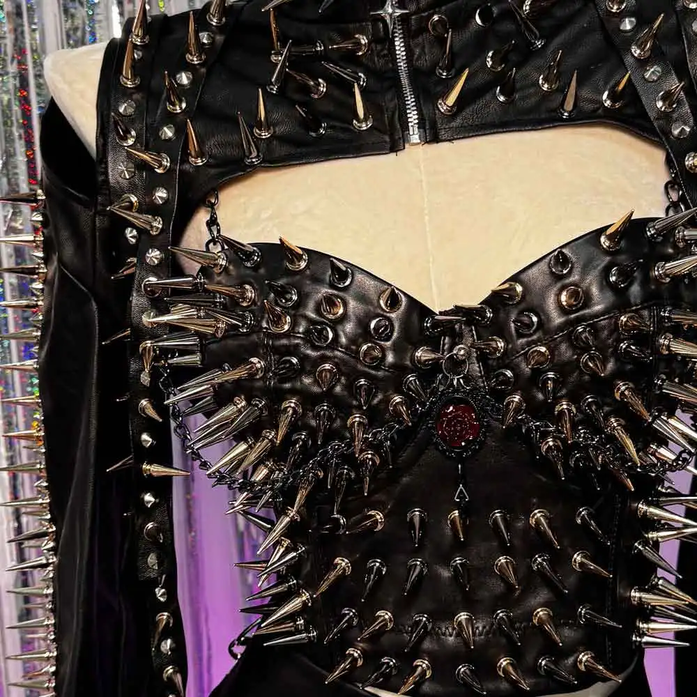 เสื้อท็อปหนัง PU แขนยาวสไตล์กรันจ์ ชิค แต่งหมุด สไตล์อีโม ย2เค ย้อนยุค แฟชั่นโกธิค พังก์ร็อก ฮาราจูกุ อีเกิลส์ กอธิค